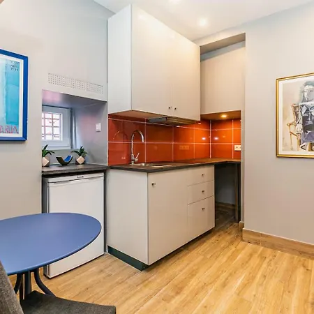 Typical Mouraria By Hosty